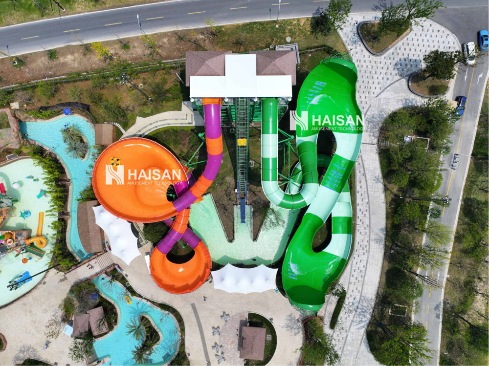 Interstella Spiral Slide + Giant Wave Rolling Slide Combination